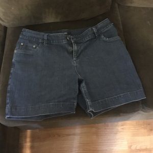 Stretchy jean shorts