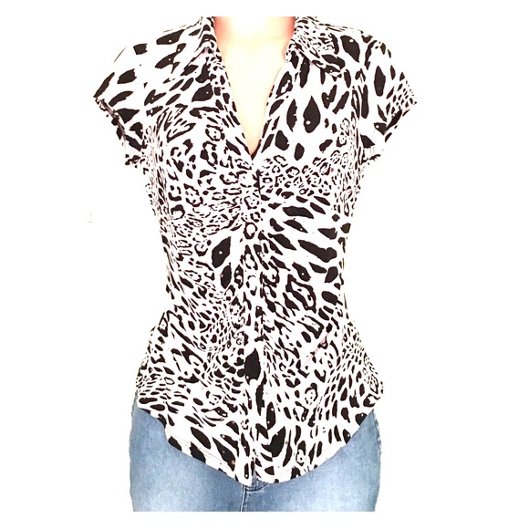 Super fun Animal 😸 print button up top!