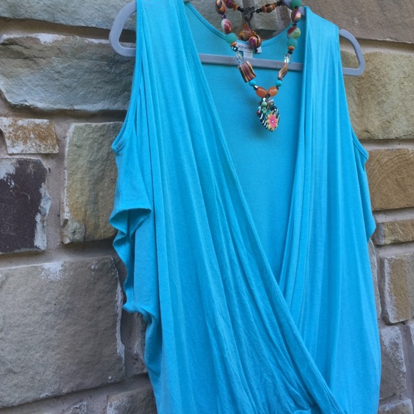 Boston proper cold shoulder top M aqua blue