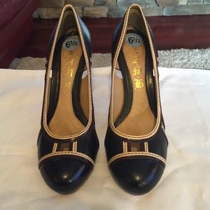 LAMB cutout detail pumps!