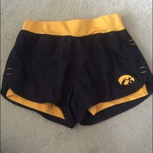 Colosseum Iowa Hawkeyes shorts