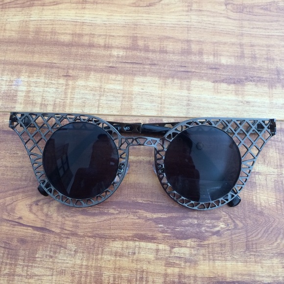Geometric sunglasses