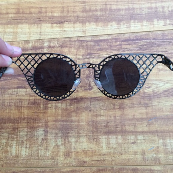 Geometric sunglasses - Picture 3 of 4