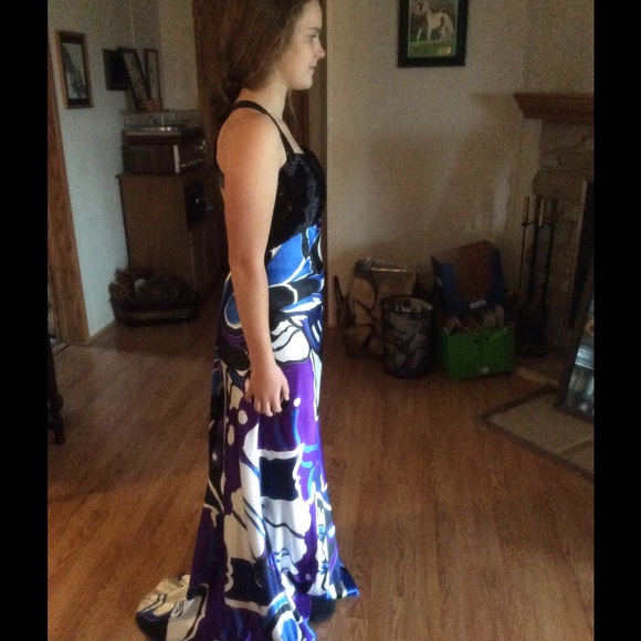 Dress - Picture 3 of 4