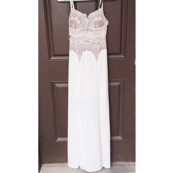 LAST1!🍾HP🍾White Lace Maxi Dress✨Lowest Price✨ - Picture 5 of 7