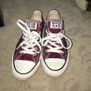MAROON CONVERSE