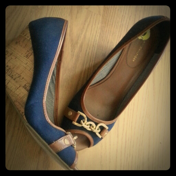 Tommy Hilfiger Shoes - Tommy Hilfiger wedge shoes navy size 9