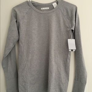 NWT-forever 21 gray athletic top