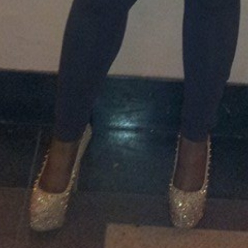Steve Madden pumps Gold