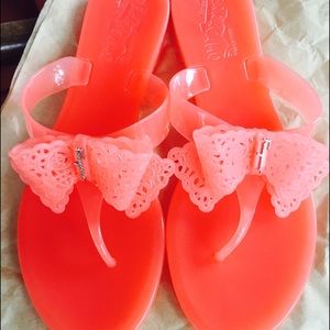 NWOT SALVATORE Ferragamo Pandy Jelly Sandals SZ 6