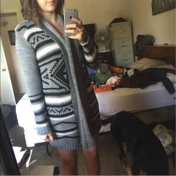 Small Aztec sweater - Picture 2 of 3