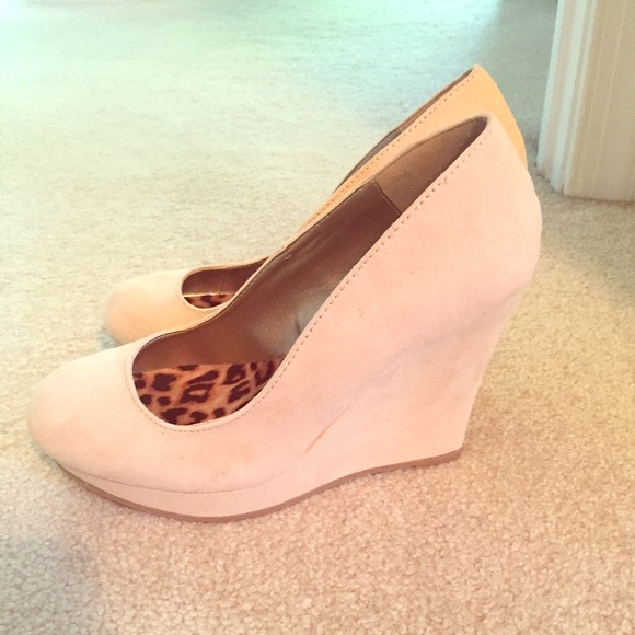 Brand new nude wedges