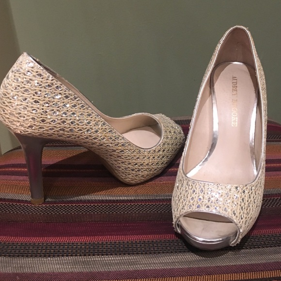 Shoes - Picture 1 of 4