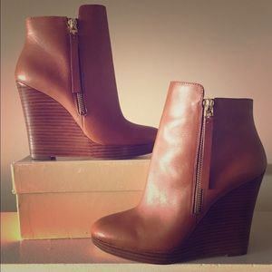 MICHAEL Michael Kors Clara Leather bootie