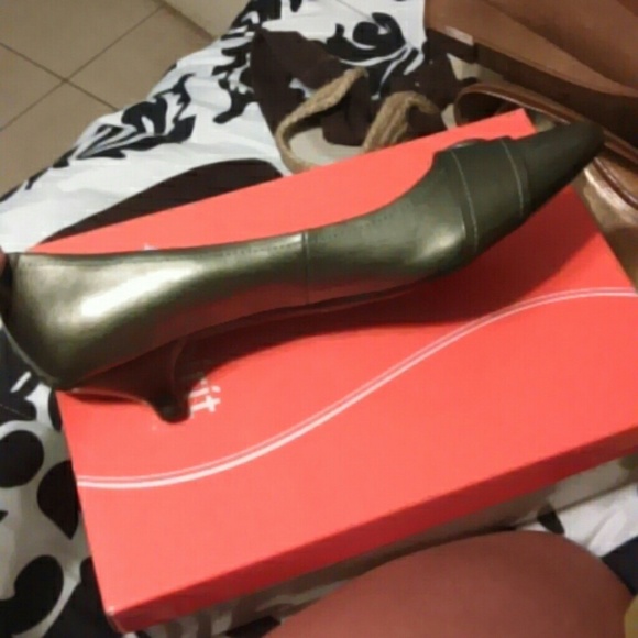 AK Anne Klein iflex mini heel. - Picture 2 of 3