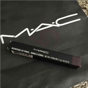 BRAND NEW MAC VELVETEASE LIP PENCIL! 💋