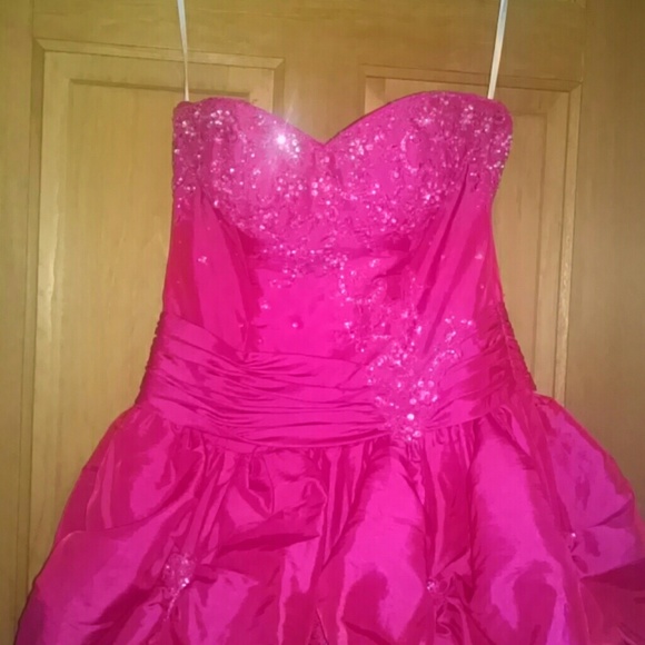 Prom Dress - Picture 1 of 3