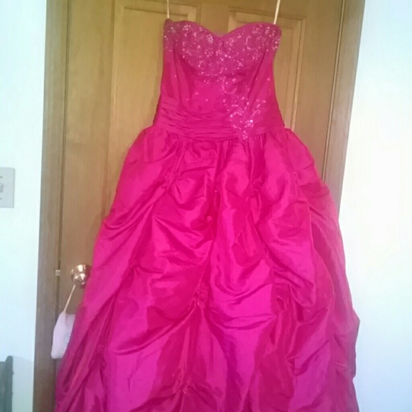 Prom Dress - Picture 3 of 3