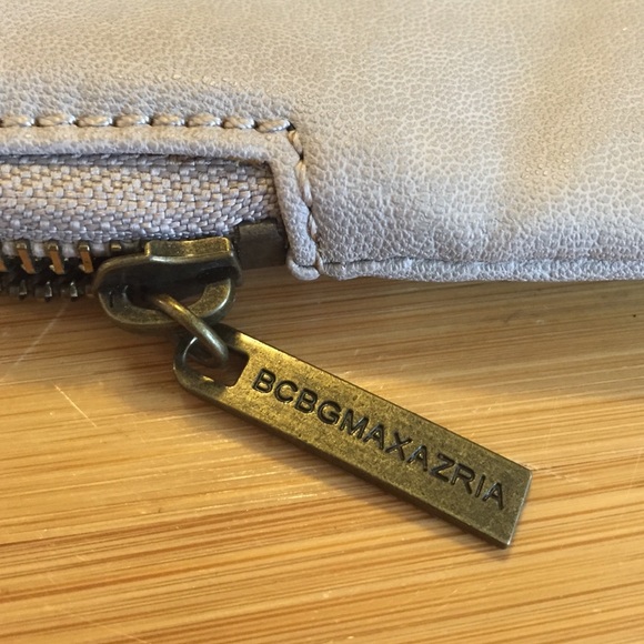 BCBG grey & gold leather beauty bag - Picture 2 of 4