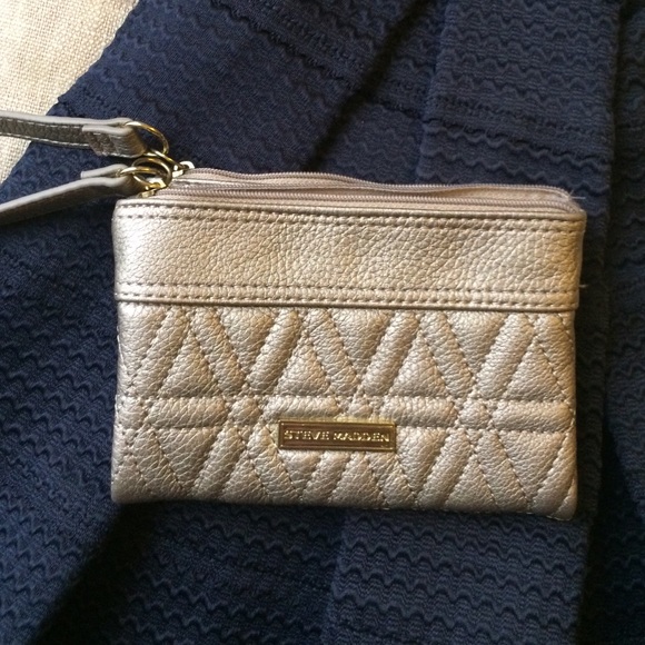 Steve Madden Handbags - Steve Madden Wristlet