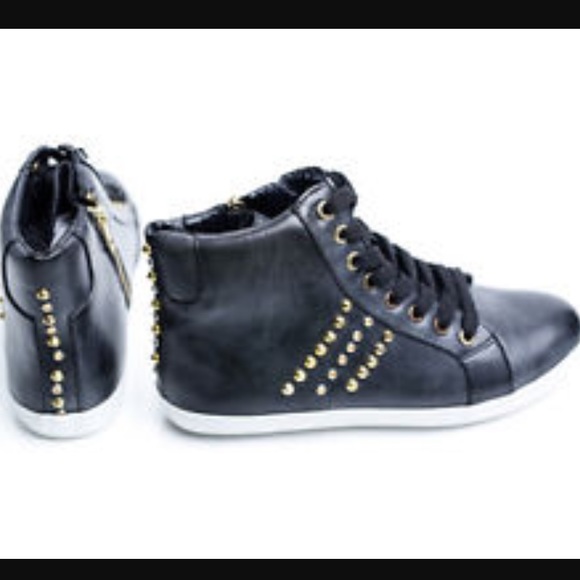 New tennis shoes reduced - Picture 2 of 3