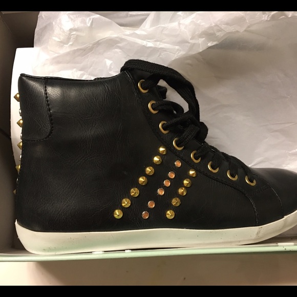 New tennis shoes reduced - Picture 3 of 3