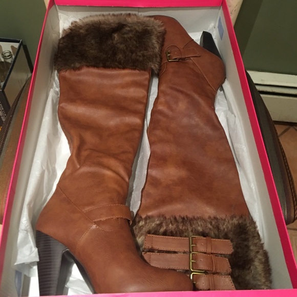 Shoes - Picture 1 of 1