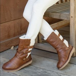 UGG Becket winter boot, size 7, NBW