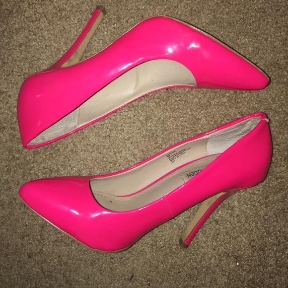 Steve Madden Pink Leather Court Heels - Picture 1 of 3