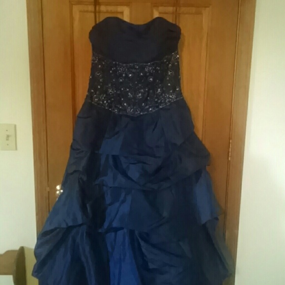 Prom Dress - Picture 2 of 3