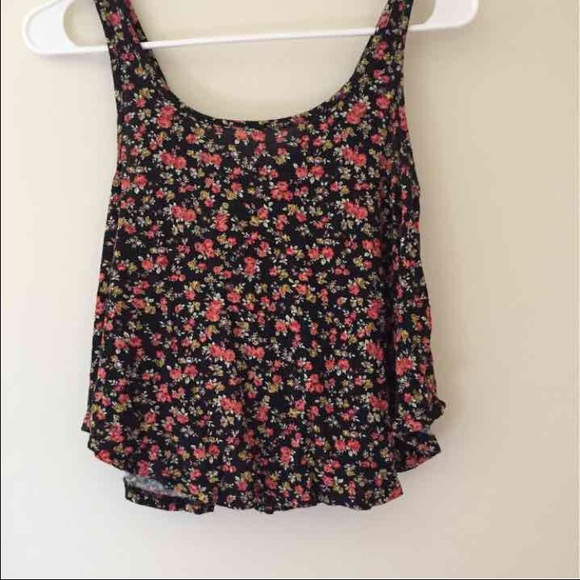 Small bow back top! - Picture 2 of 4