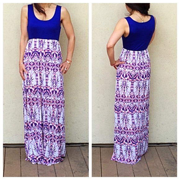 Dresses & Skirts - Pretty maxi dress ONE HOUR SALE