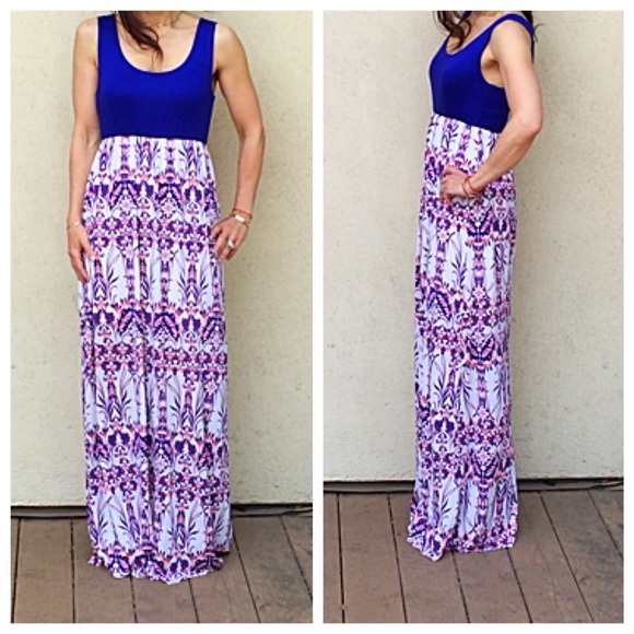 Pretty maxi dress ONE HOUR SALE - Picture 2 of 3