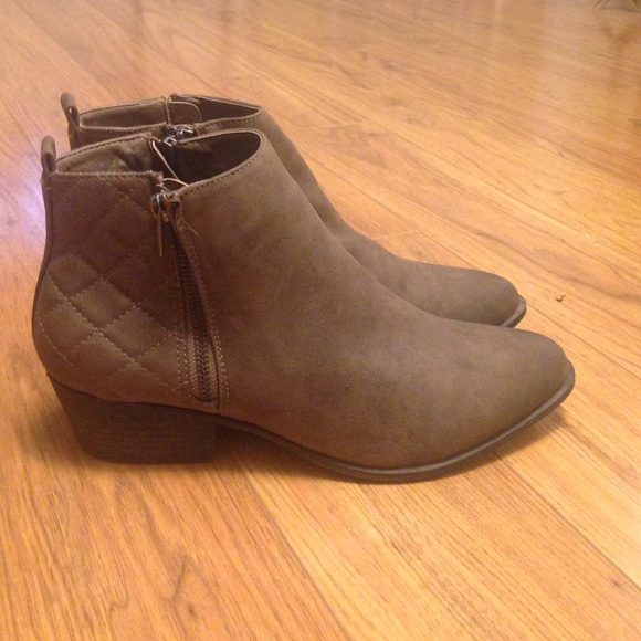 Madden Girl Holywood Western Booties