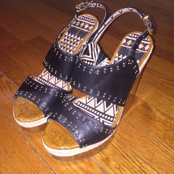 Cute black wedges!