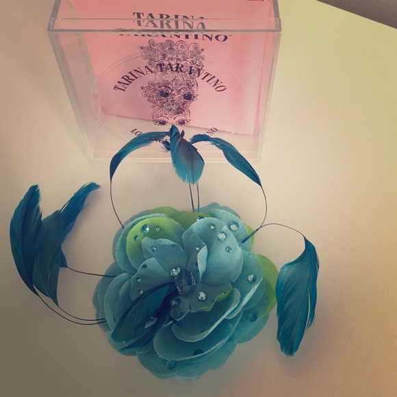 Tarina Tarantino Accessories - Tarina Tarantino flower clip bow