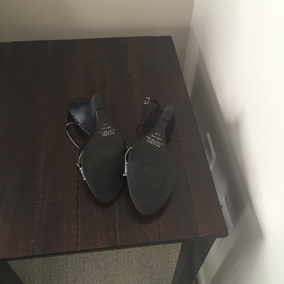 Shoes - Picture 3 of 4