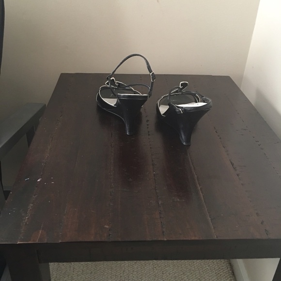 Shoes - Picture 4 of 4