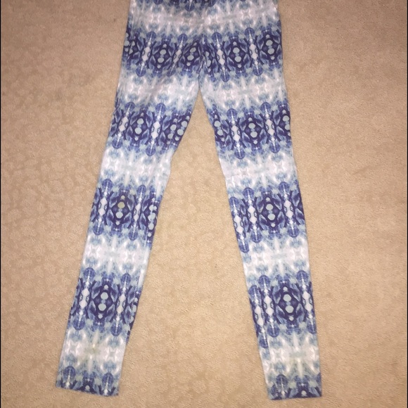 H&M skinny partnered jeans💙