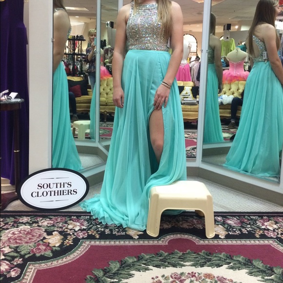 Prom Dress - Picture 3 of 4