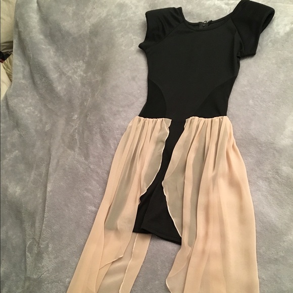⭐️ Mini black dress with cascading sheer tan sides - Picture 2 of 4