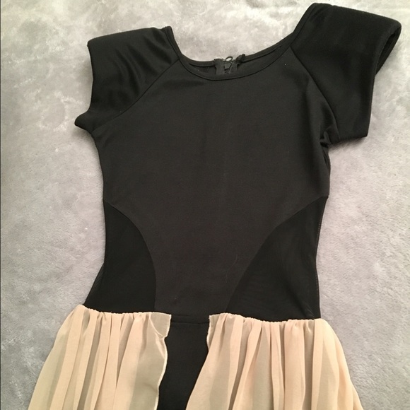 ⭐️ Mini black dress with cascading sheer tan sides - Picture 3 of 4