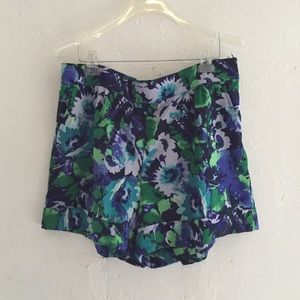 NY&Co. Chic Floral Shorts