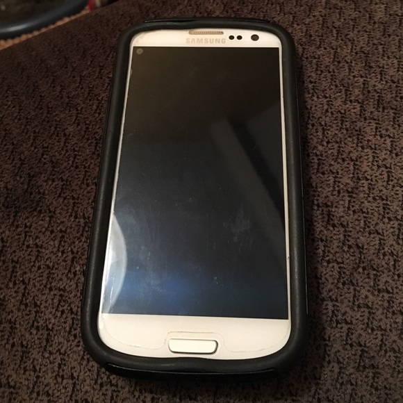 Galaxy S3 Otter Box case - Picture 2 of 4