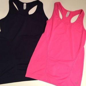 Gap fit breathe 2 tank tops perfect condition
