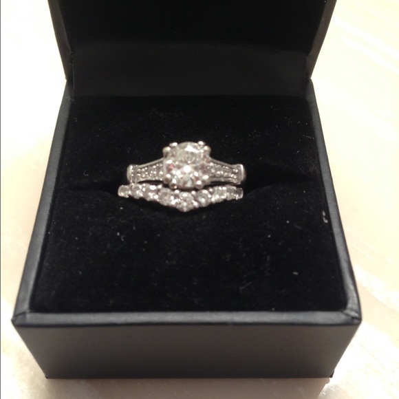 1 carat diamond ring wedding set! - Picture 2 of 4