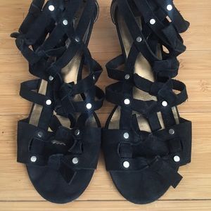 Cynthia Vincent Suede Bow Low Wedge Sandals. 8.5