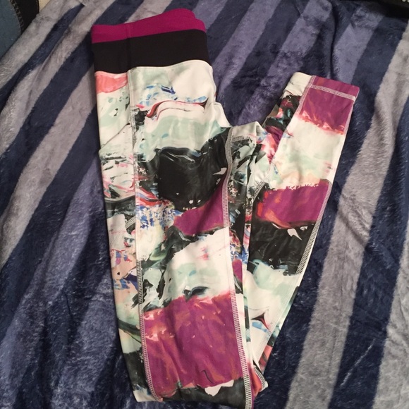 Speed Tight 3 - lulu lemon pants