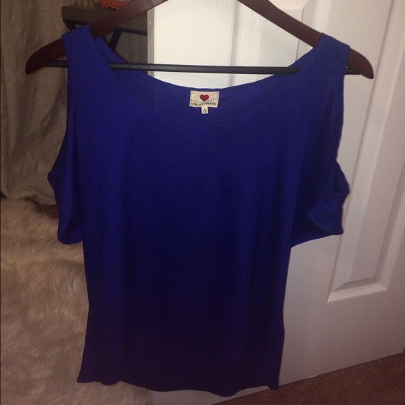Blue top - Picture 2 of 3