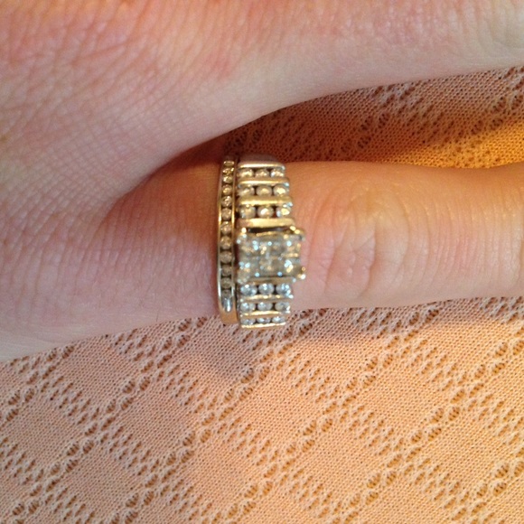 Beautifully Crafted Princess-Cut Ring TCW 1.25 - Picture 1 of 4